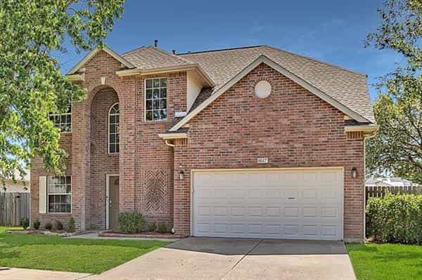 House in Crowley, Texas 10228876