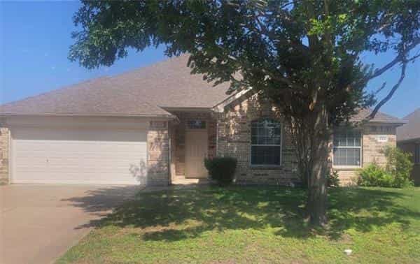 House in Mansfield, Texas 10228884