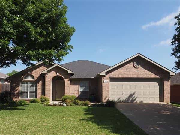 House in Mansfield, Texas 10228901