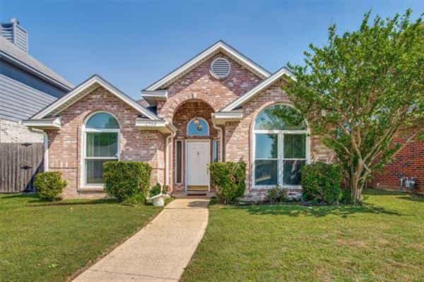 House in Rowlett, Texas 10228922
