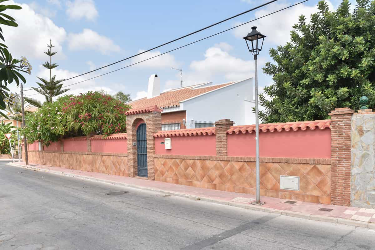 House in Alhaurin de la Torre, Andalusia 10228951