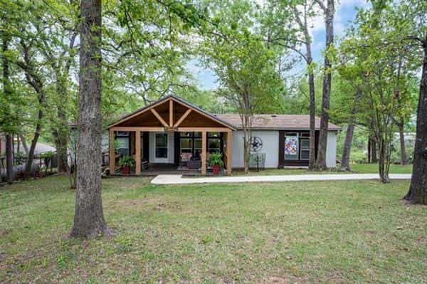 House in Log Cabin, Texas 10229068