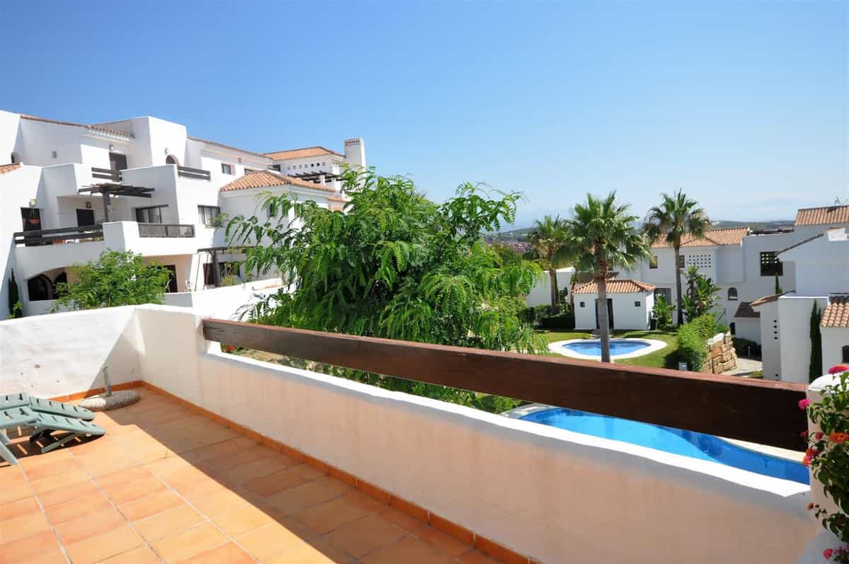 Condominium in Casares, Andalusia 10229095