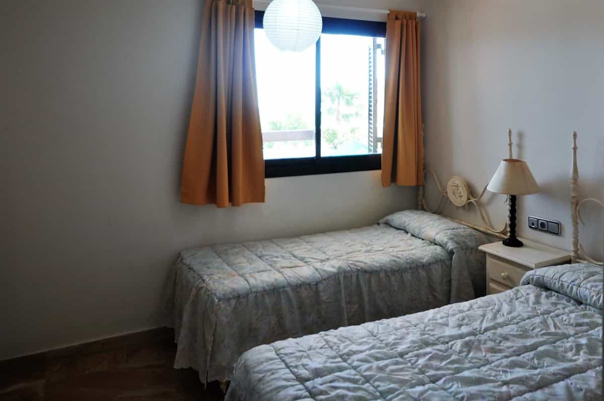 公寓 在 Casares, Andalusia 10229095