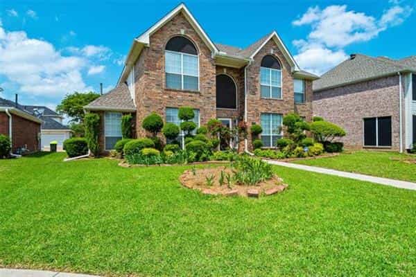 House in Plano, Texas 10229128