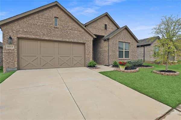House in Parvin, Texas 10229379