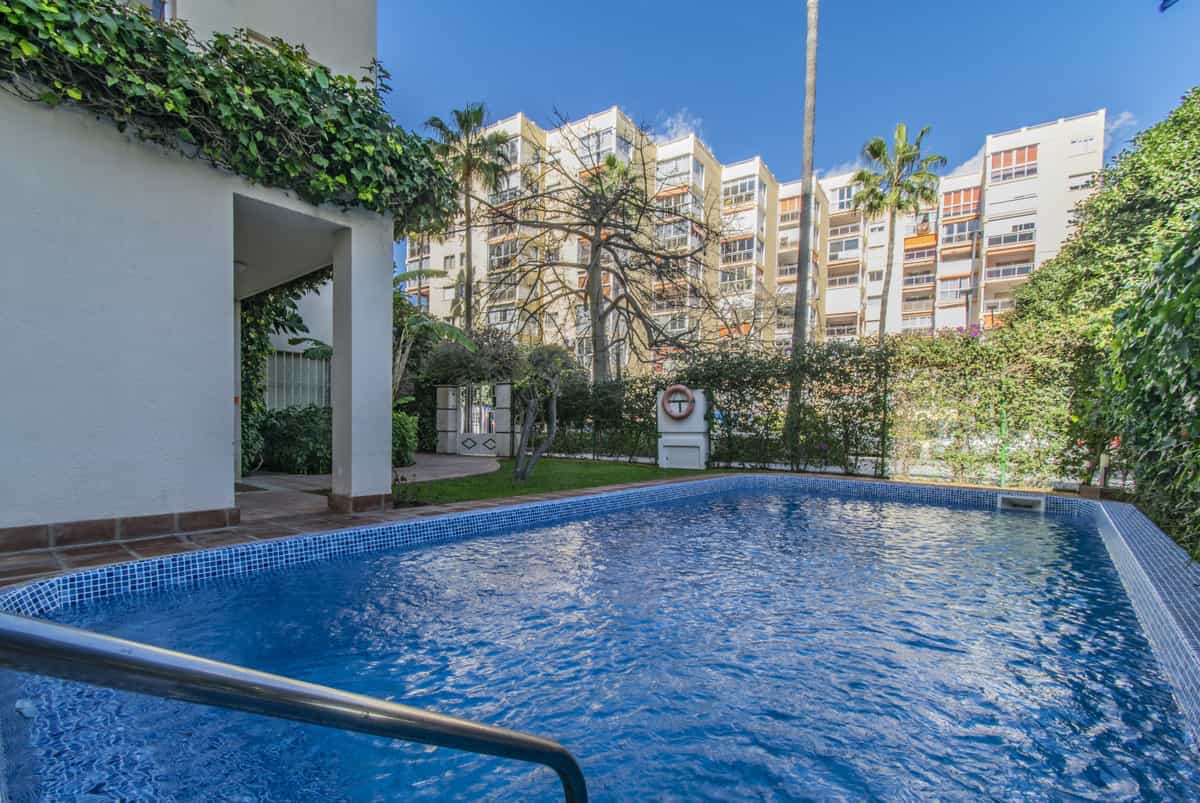 Condominium in Marbella, Andalusia 10229399