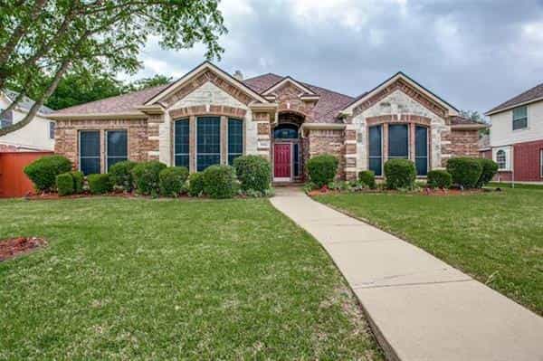 House in Mansfield, Texas 10229416