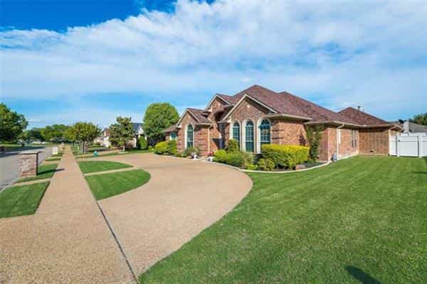 House in Waxahachie, Texas 10229421