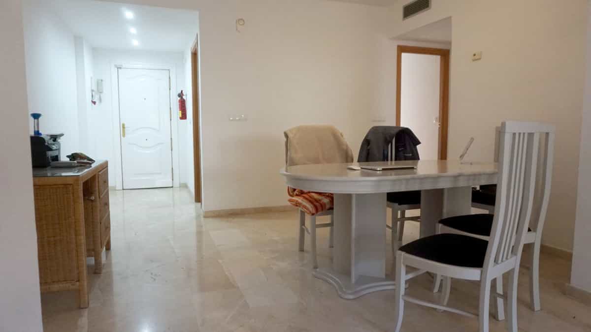 Condominium in Marbella, Andalucía 10229675