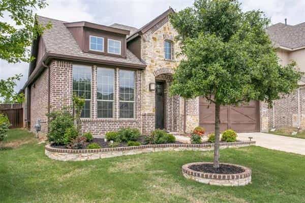 House in Euless, Texas 10229796