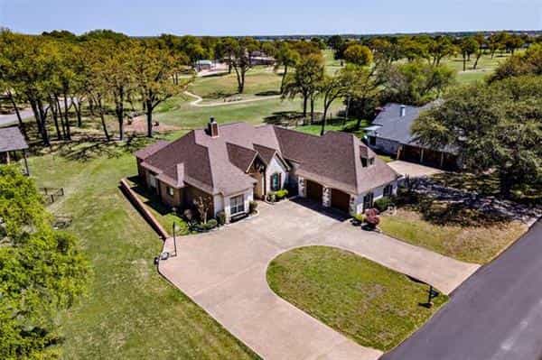 House in Kemp, Texas 10229902