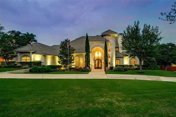 House in Dalworthington Gardens, Texas 10230086