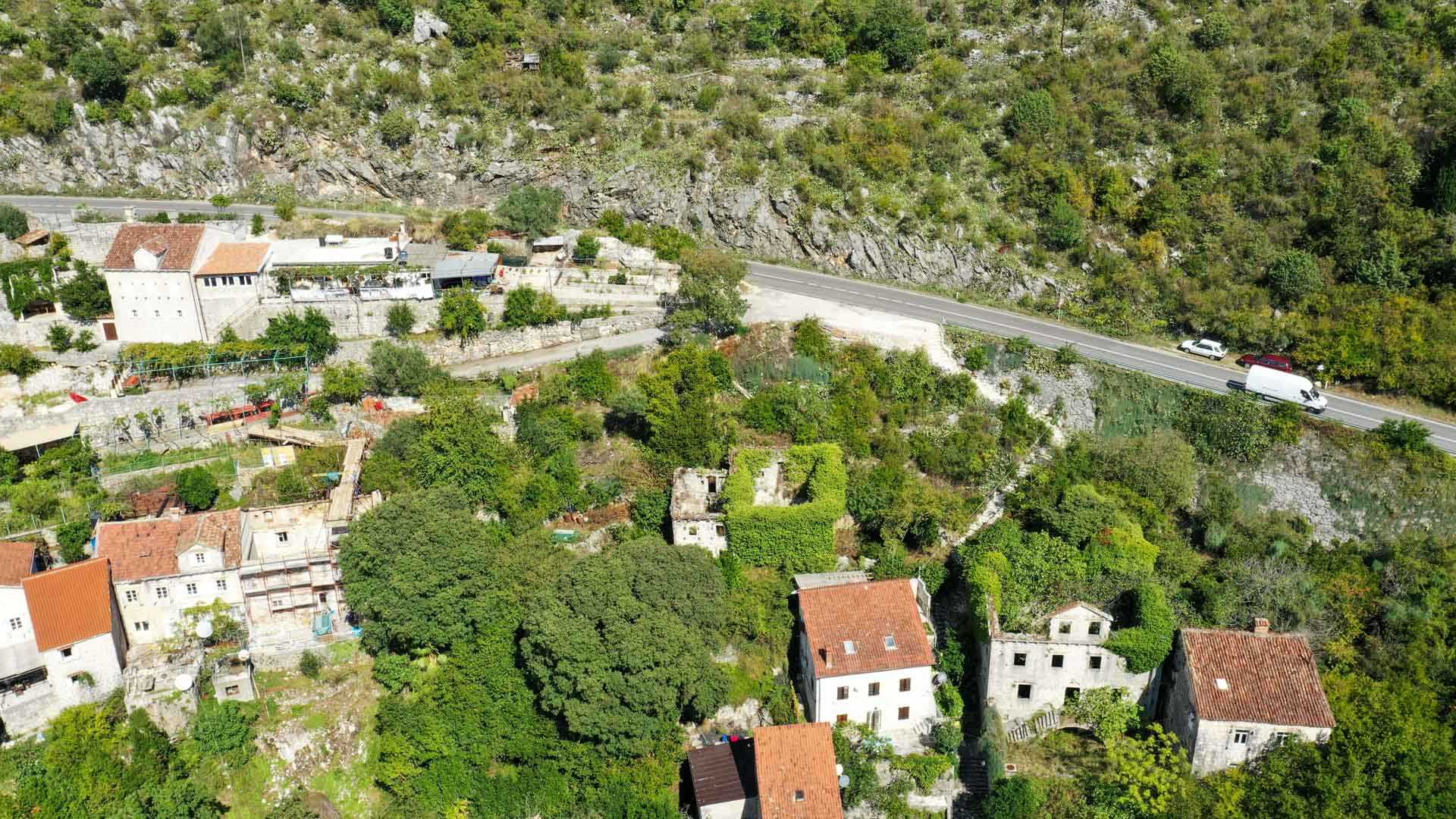 Land i Kotor, Kotor Municipality 10230124