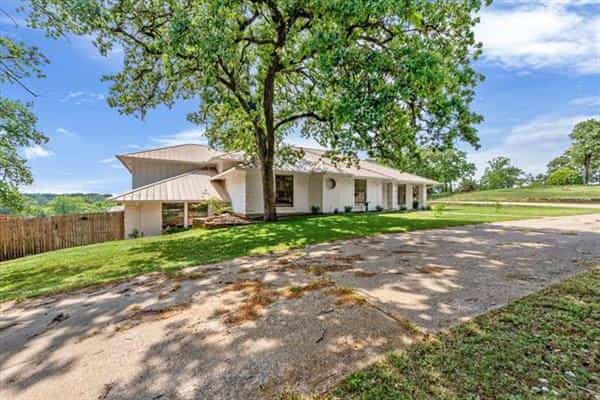House in Westlake, Texas 10230130