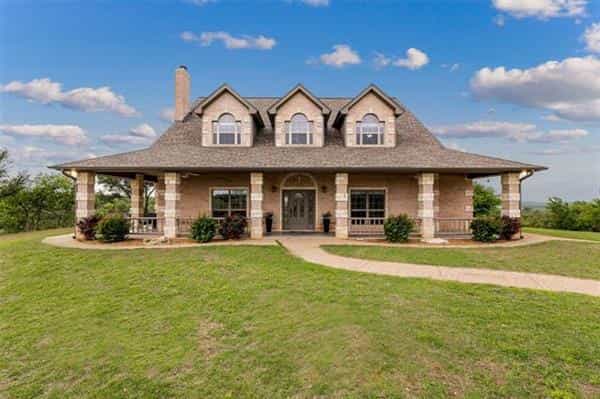 House in Welcome Valley, Texas 10230140