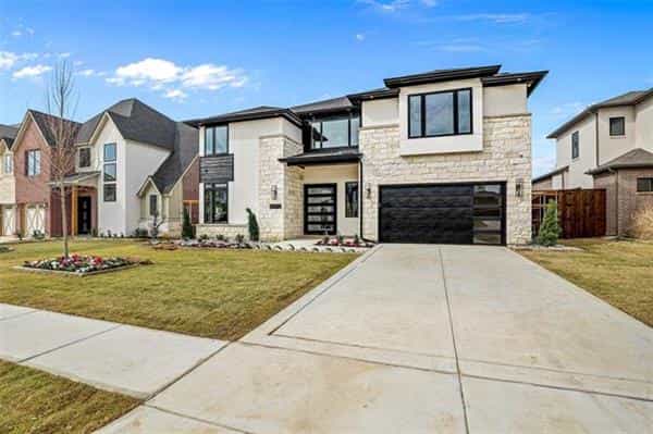House in Grapevine, Texas 10230148