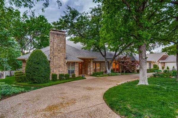 House in Addison, Texas 10230167