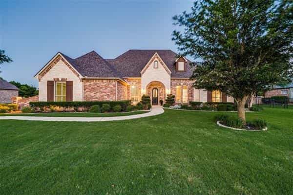House in Prosper, Texas 10230193