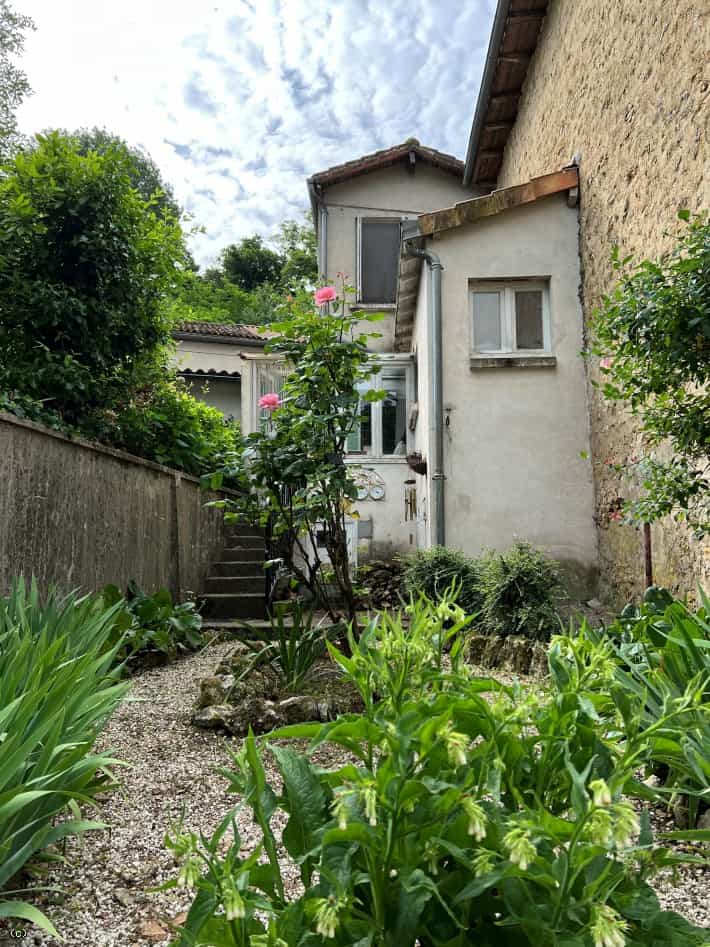 σπίτι σε Civray, Nouvelle-Aquitaine 10230201