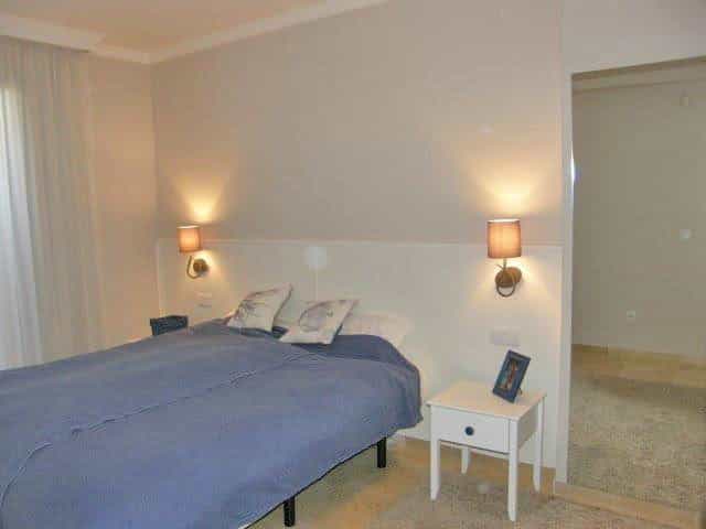 公寓 在 Marbella, Andalucía 10230284