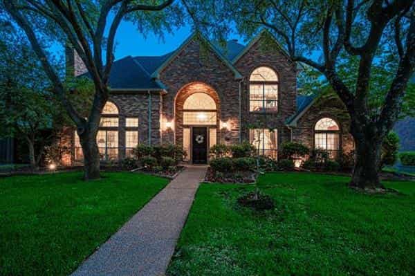 House in Plano, Texas 10230292