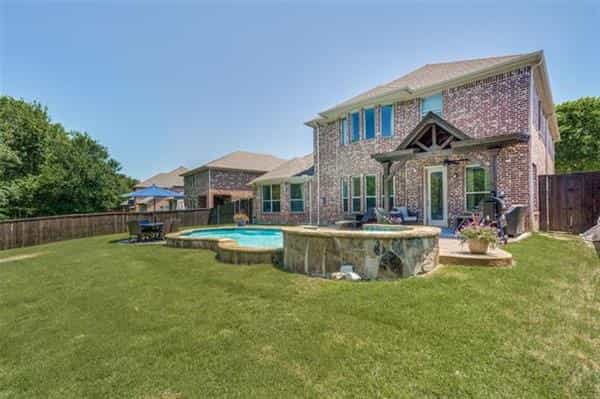 House in McKinney, Texas 10230301