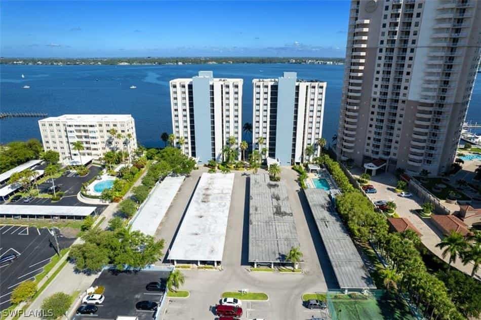 Condominium in Fort Myers, Florida 10230626