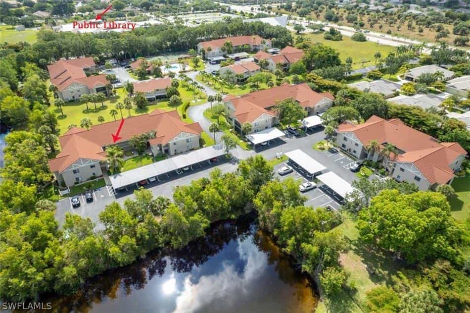 Condominium in Fort Myers, Florida 10230632