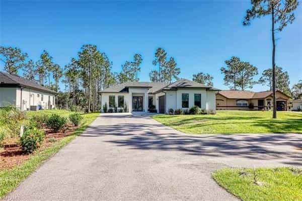 House in Orangetree, Florida 10230697