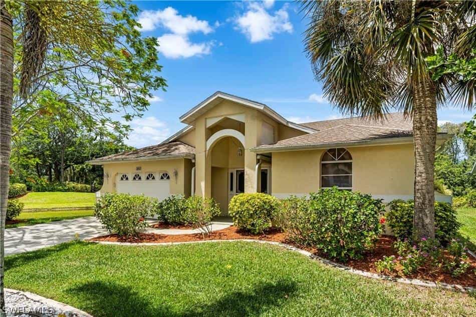 House in North Fort Myers, Florida 10230707