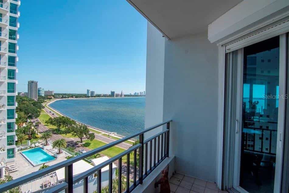 Condominium in Tampa, Florida 10230800