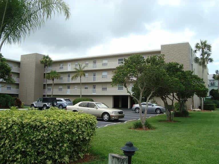 Condominium in Tierra Verde, Florida 10230831