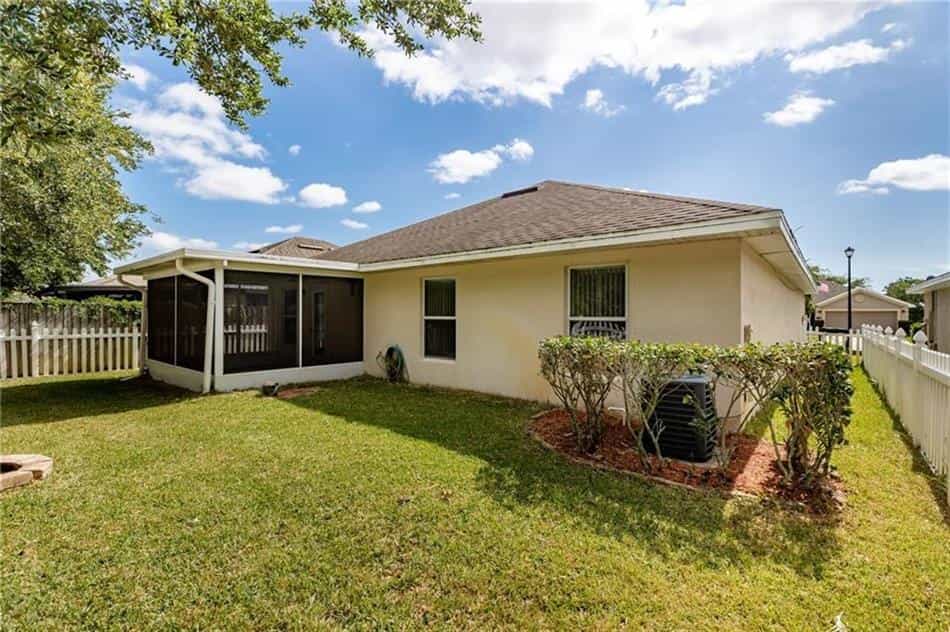 House in West Melbourne, Florida 10230899