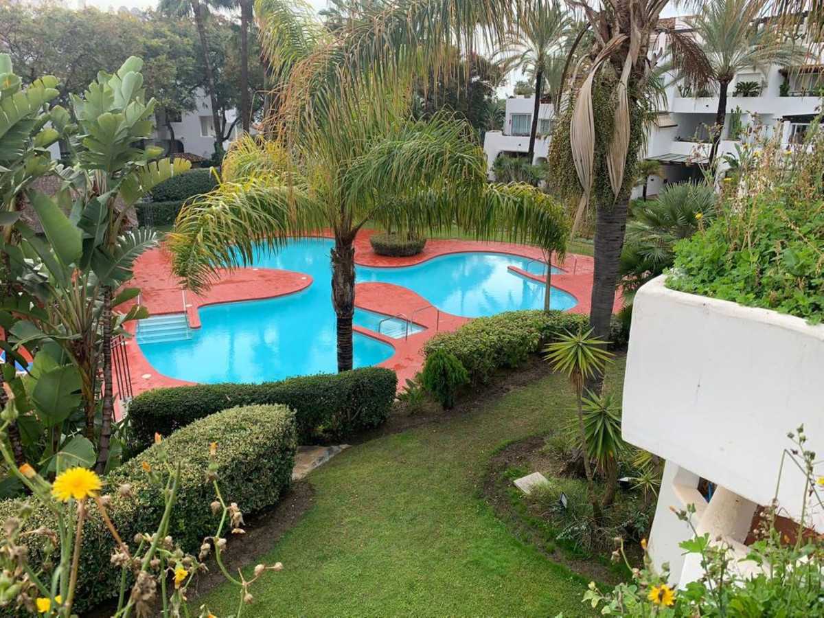Condominium in Marbella, Andalusia 10230983
