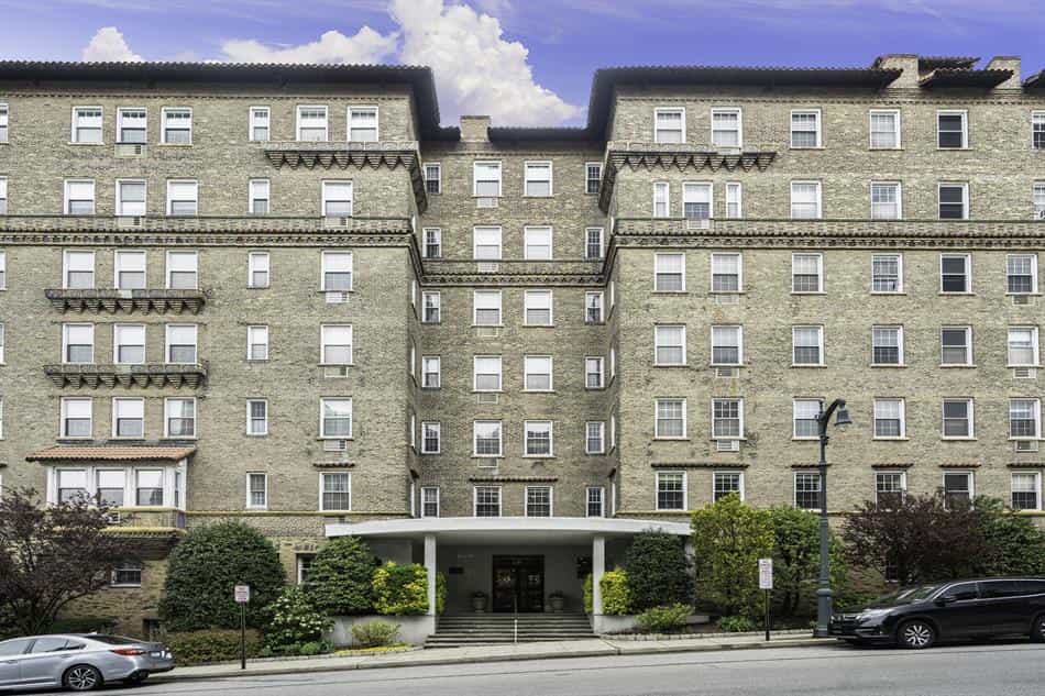 Condominium in Larchmont, New York 10230984