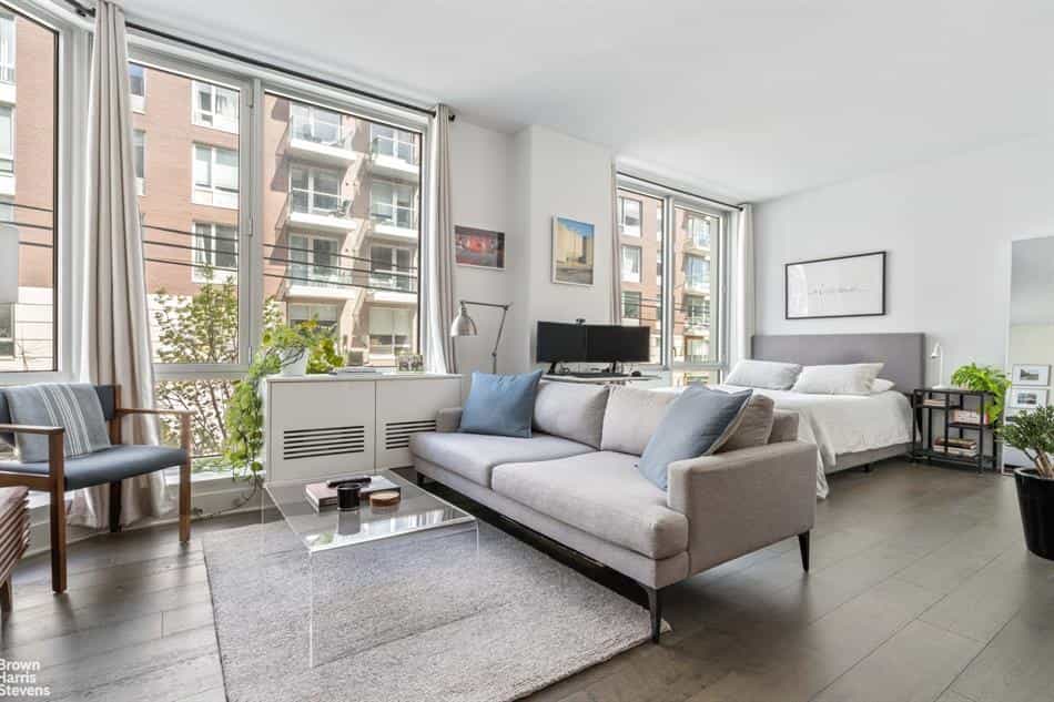 Condominium in New York, New York 10231508