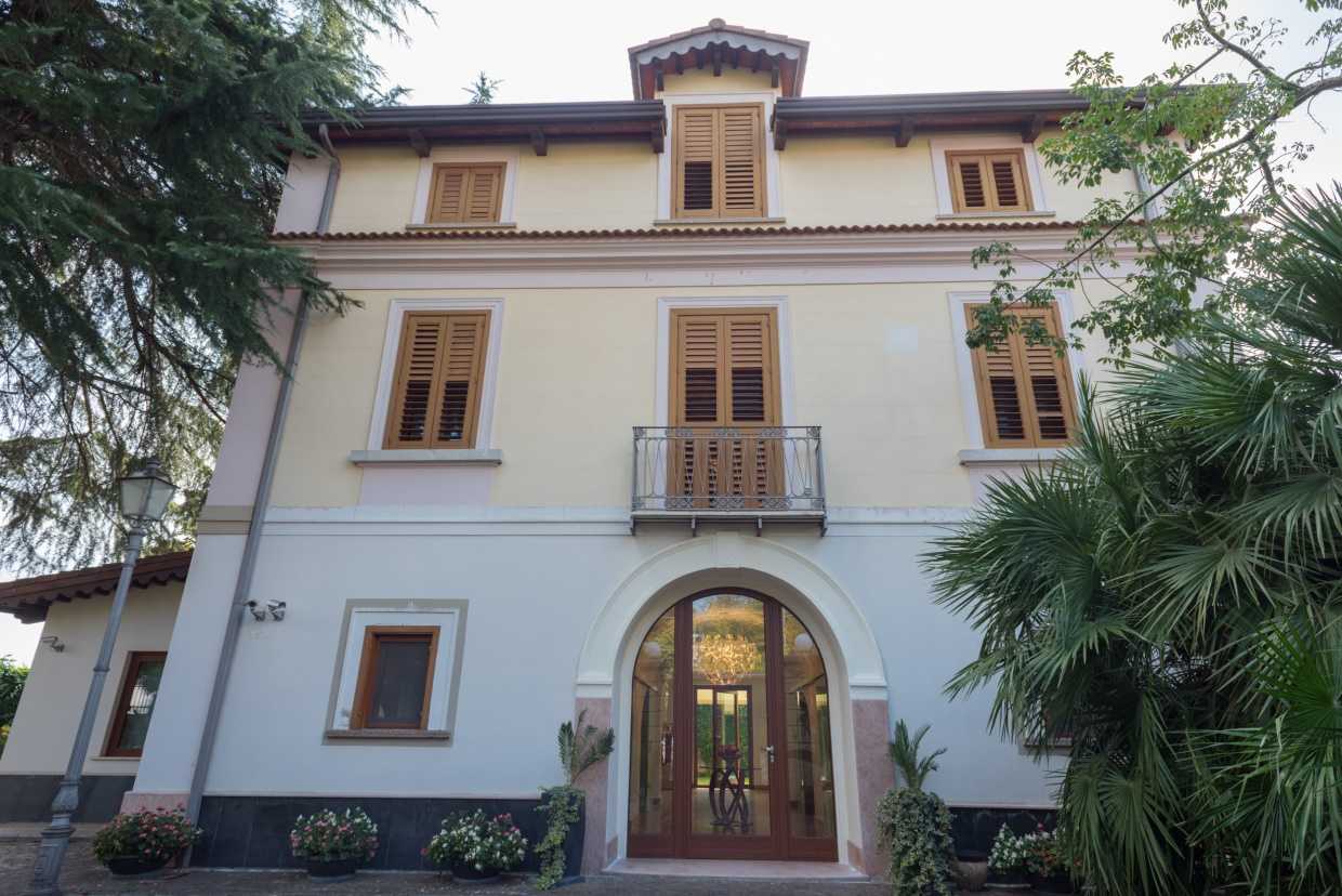 Talo sisään Caserta, Campania 10232107