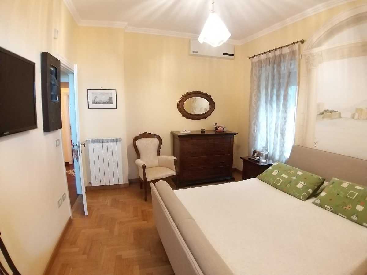 公寓 在 Campagna, Campania 10232111