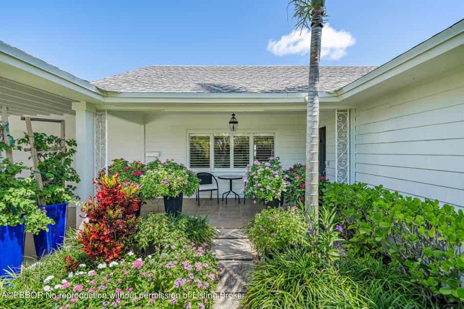 House in Lake Clarke Shores, Florida 10232131