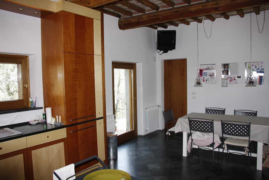 بيت في Pieve Santo Stefano, Tuscany 10232164