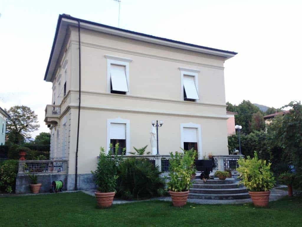 Rumah di Barga, Tuscany 10232217