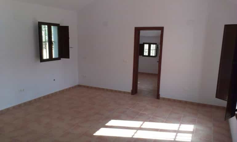 House in Moron de la Frontera, Andalusia 10232249