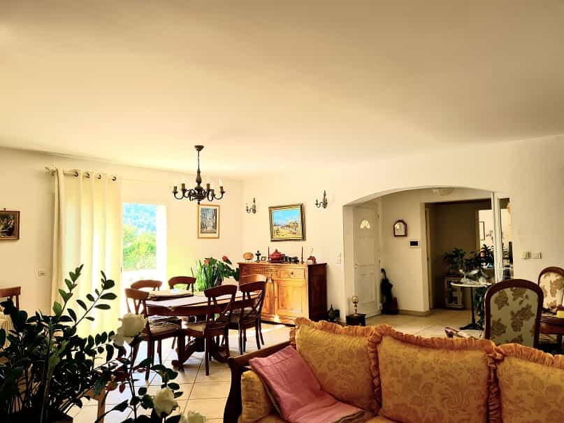 Condominium dans Roquebrun, Occitanie 10232269