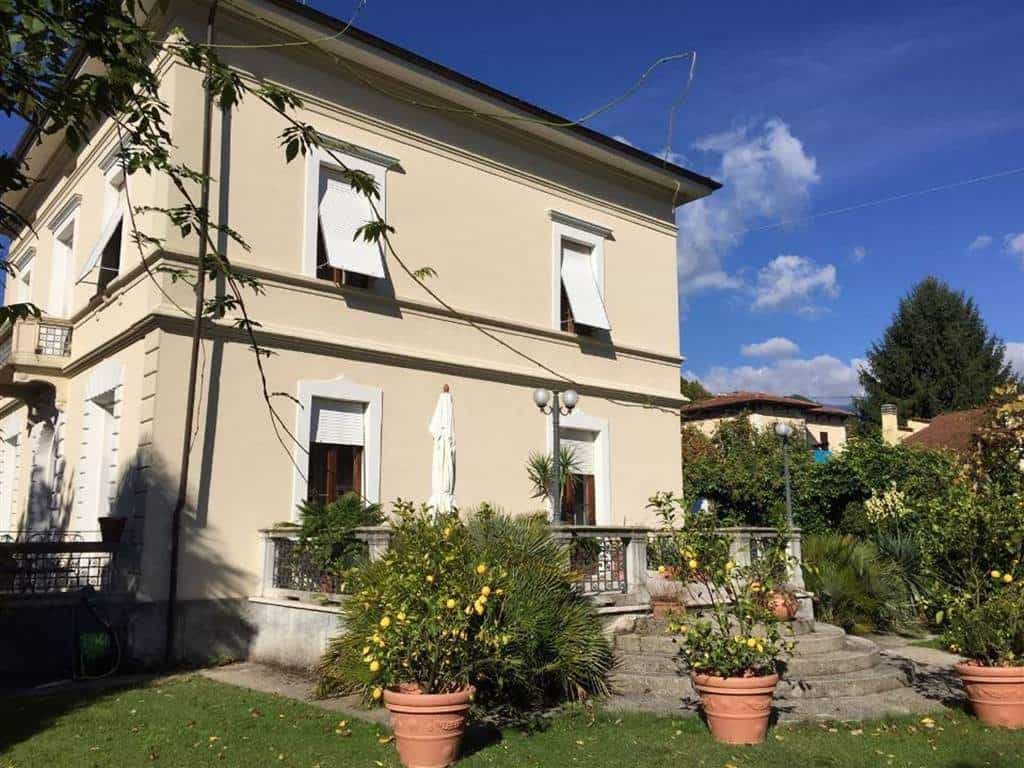 House in Barga, Tuscany 10232769