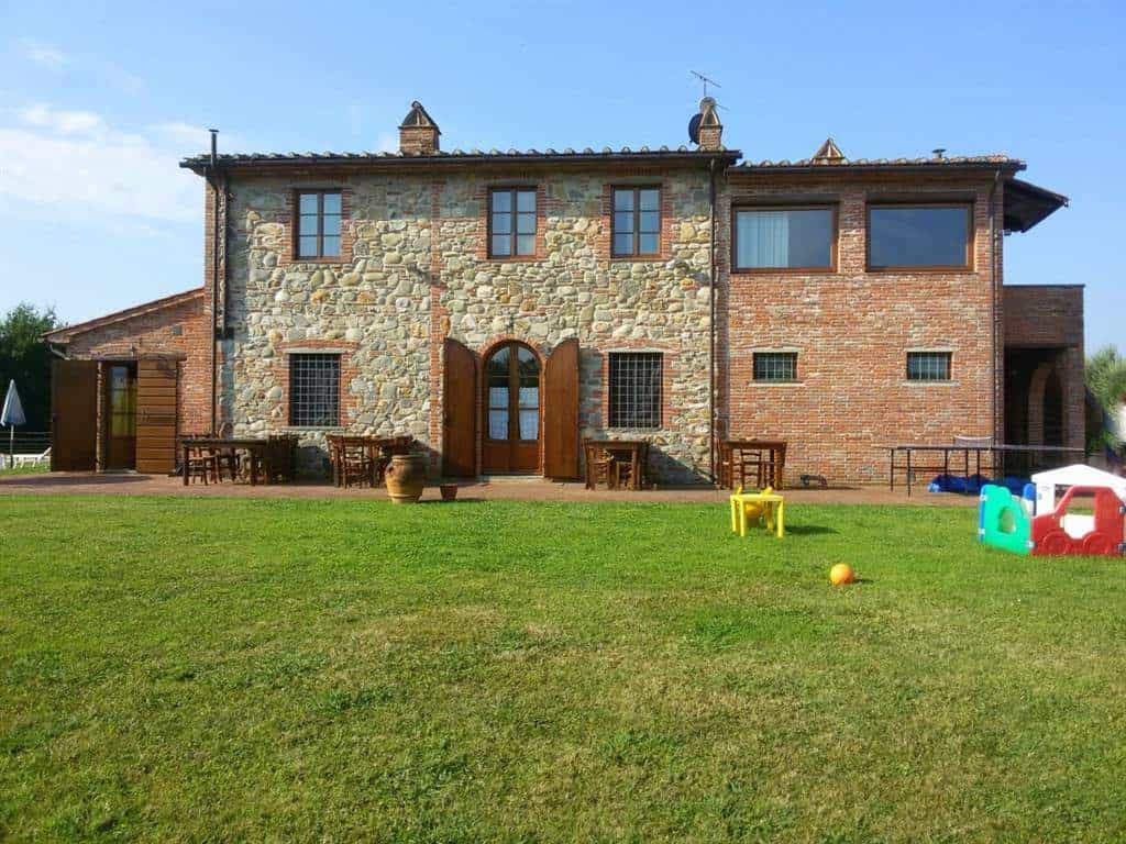 房子 在 Altopascio, Toscana 10232788