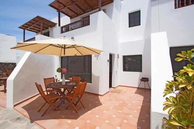 Condominium in Caleta de Sebo, Canary Islands 10232883
