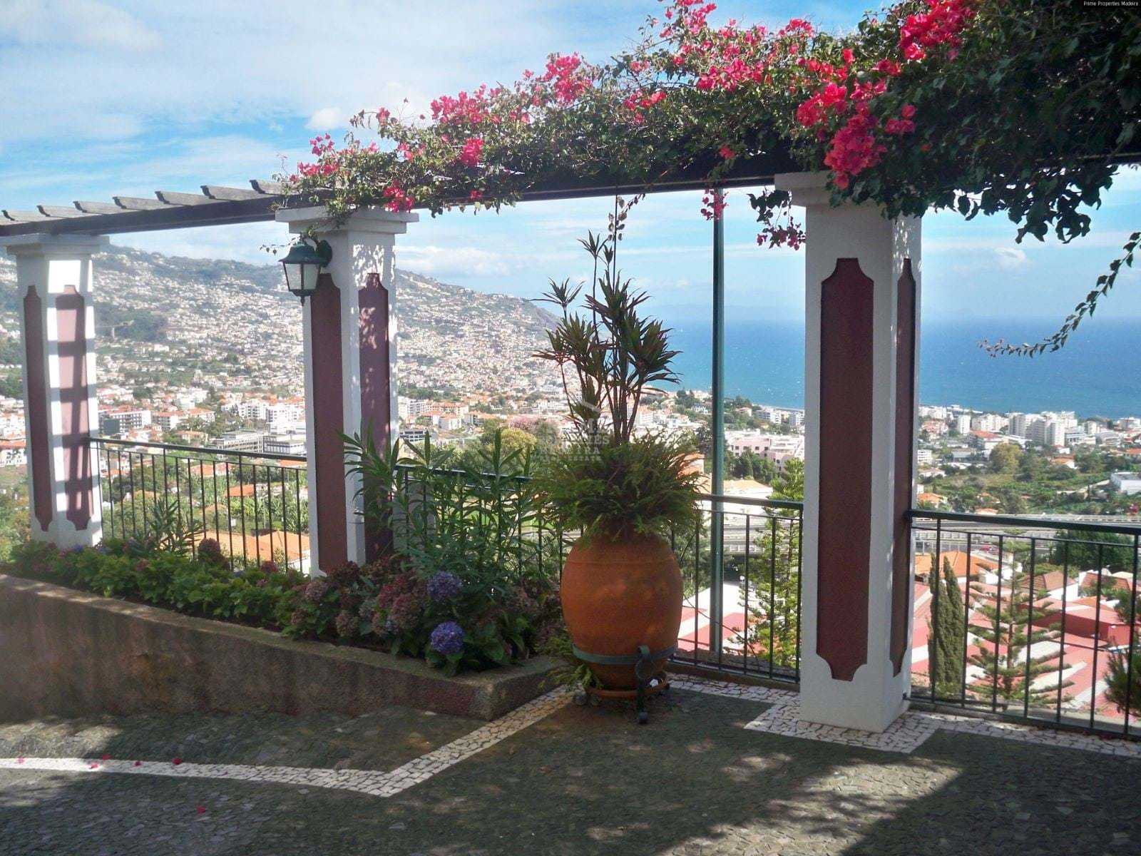 жилой дом в Funchal, Madeira 10233039