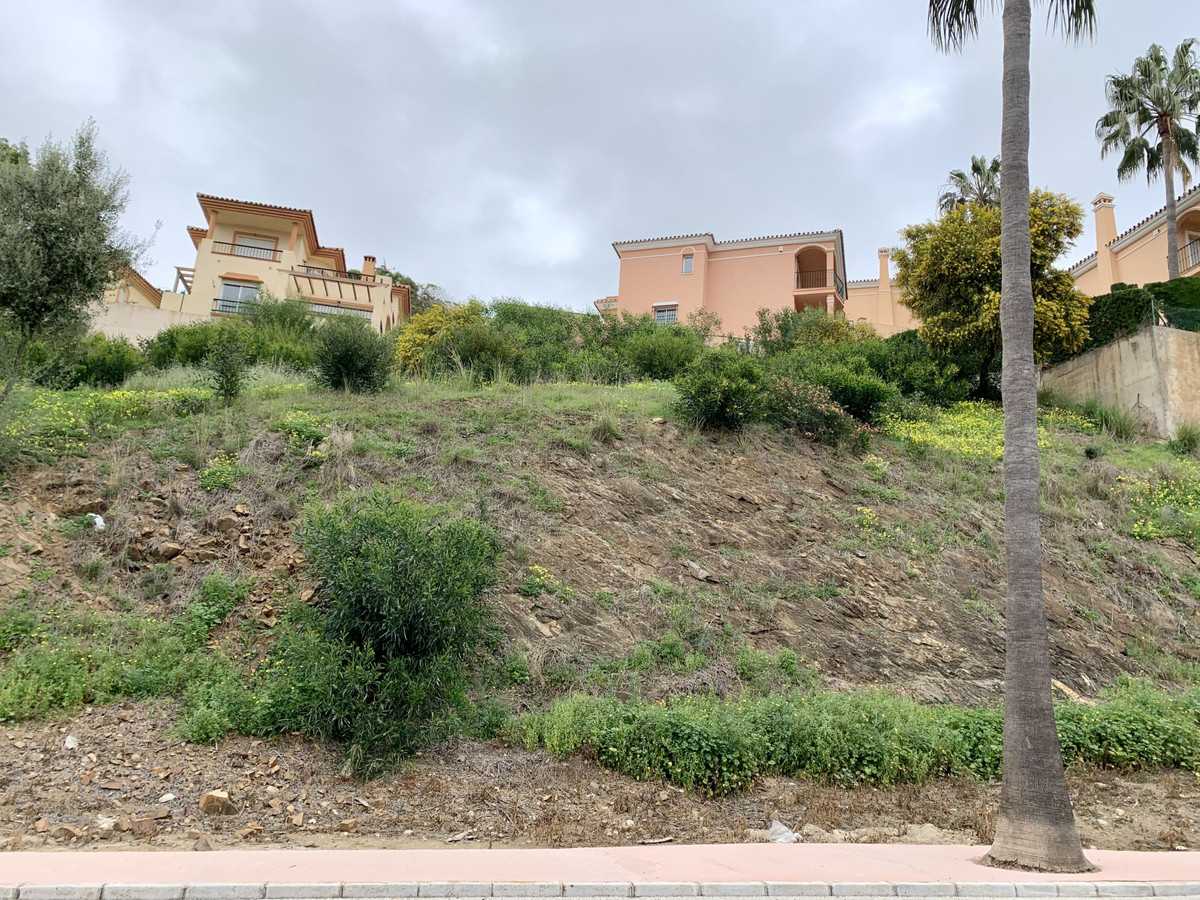 Land in Urbanización Riviera Sol, Andalucía 10233399