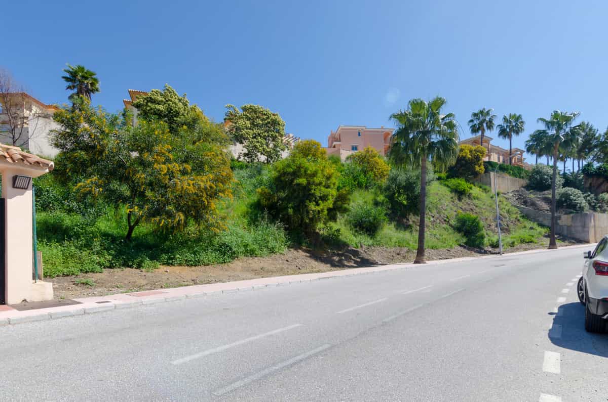 Land in Urbanización Riviera Sol, Andalucía 10233399